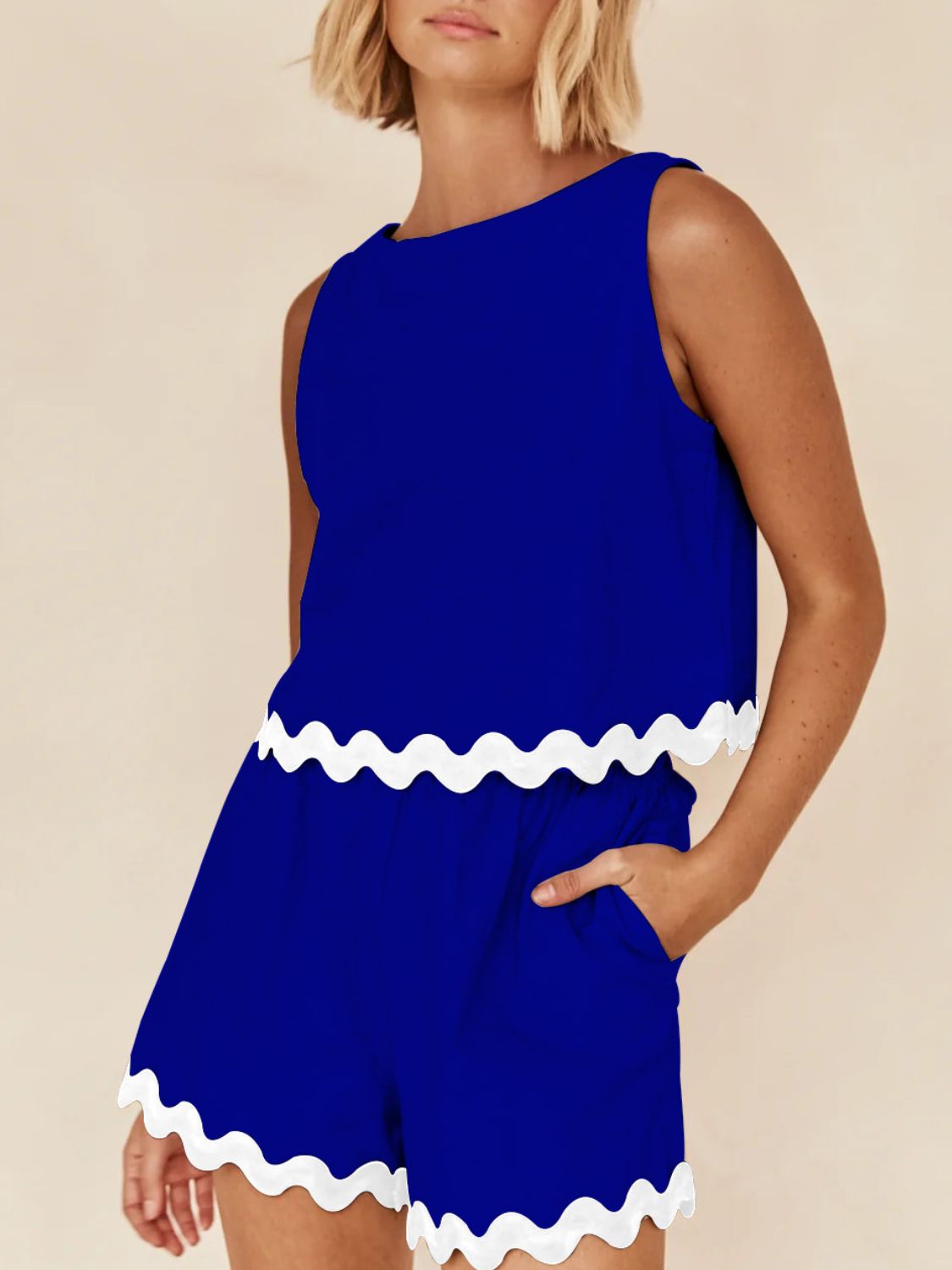 Contrast Trim Round Neck Tank and Shorts Set