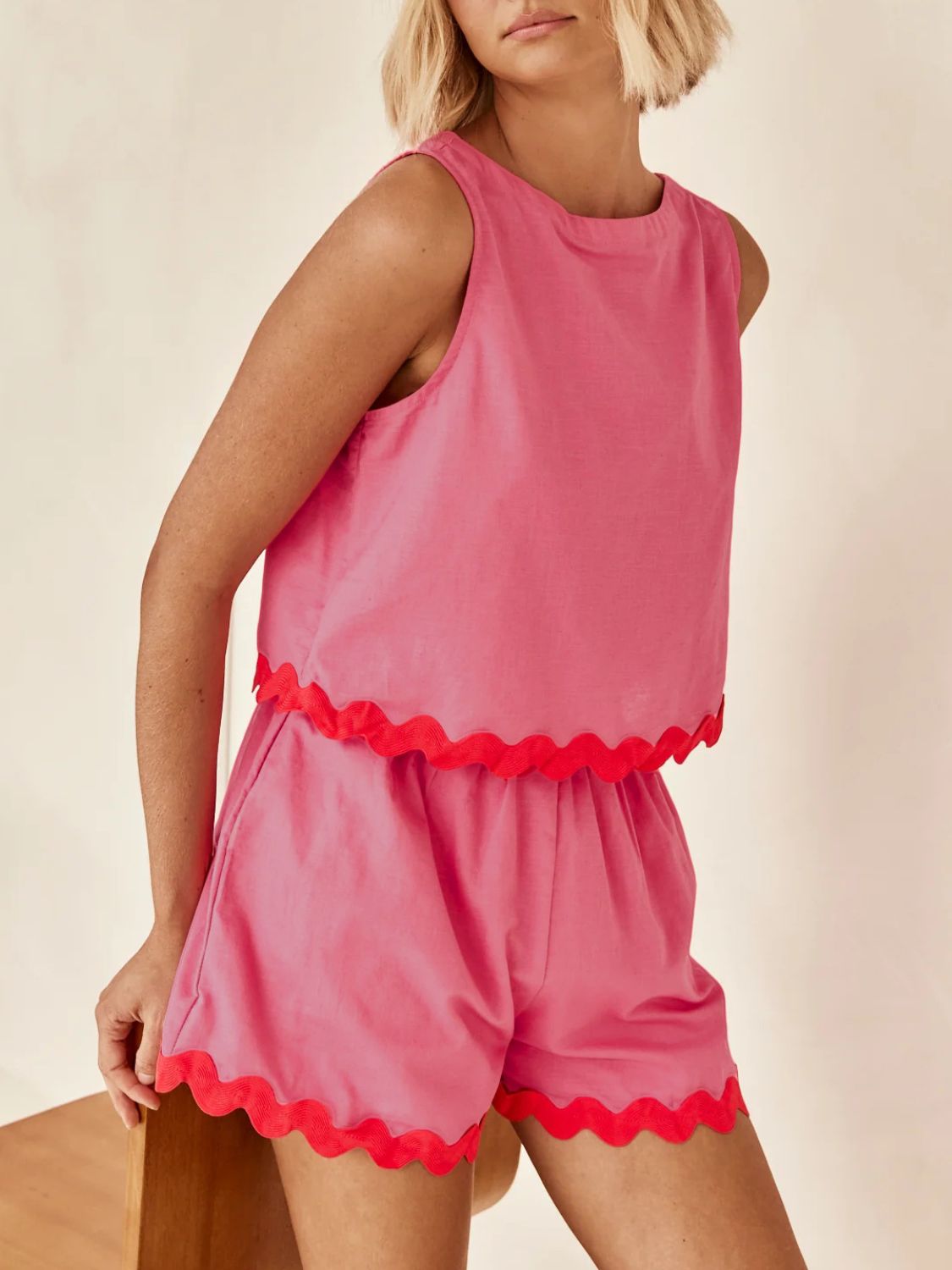 Contrast Trim Round Neck Tank and Shorts Set